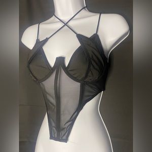 Sheer asymmetrical top / S